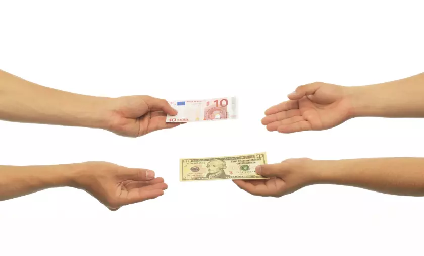 Avoiding Currency Exchange Pitfalls: Get the Best Rates - The Complete Portal
