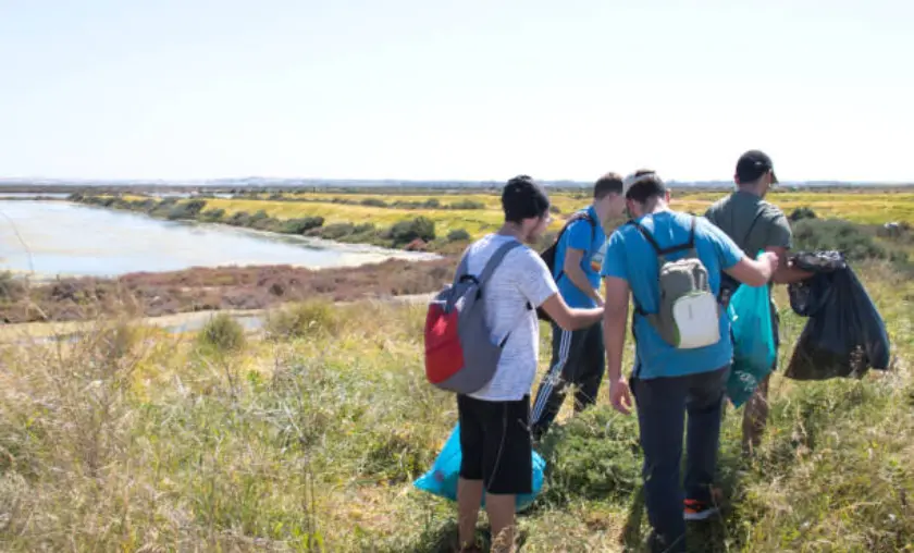 Responsible Tourism: Supporting Local Communities and Wildlife - The Complete Portal