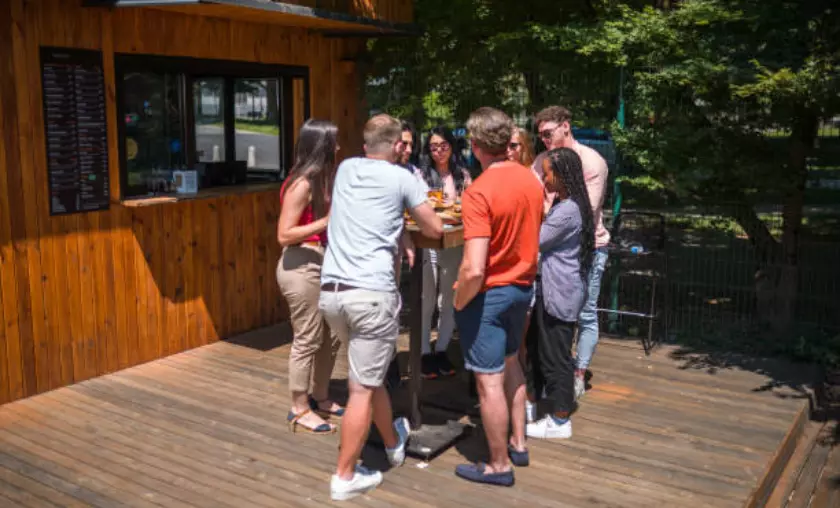 Social Circles: Embracing Community at Backpacker Lodgings - TheCompletePortal