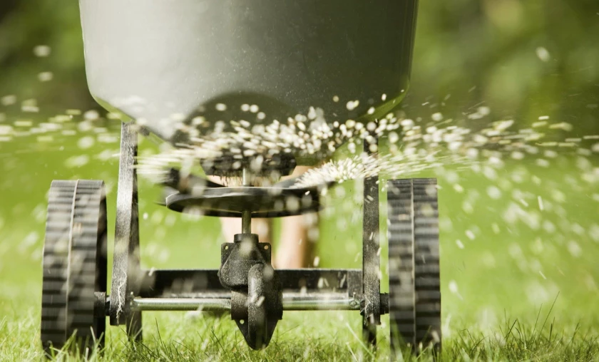 Fertilizer Spreaders Ensuring Even Distribution - thecompleteportal