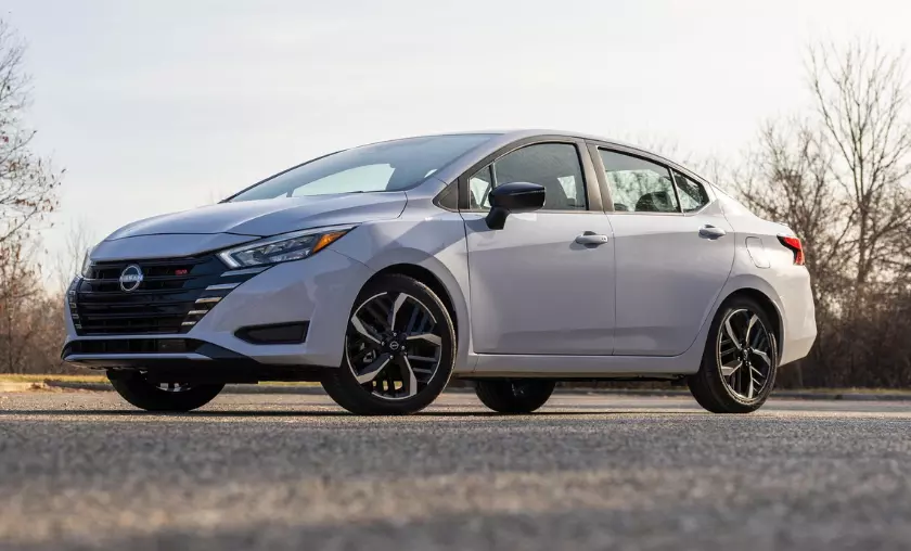 Nissan Versa S - TheCompletePortal